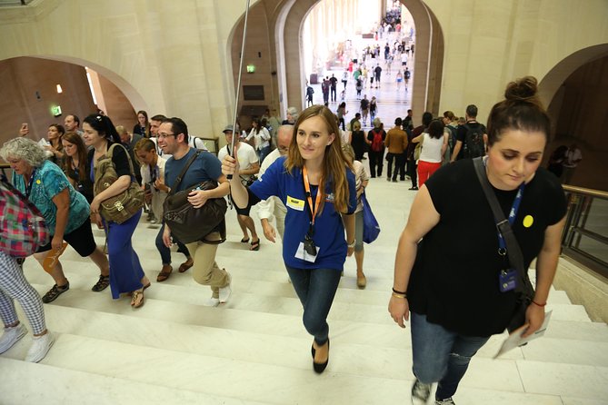 Louvre Museum Masterpieces Guided Tour with Access - Meeting the Mona Lisa crowd