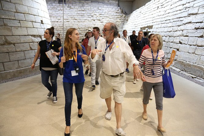 Louvre Museum Masterpieces Guided Tour with Access - Audio headsets and group comfort
