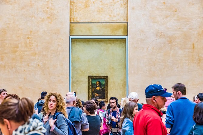 Louvre Museum Skip the Line Entry with Introduction to Mona Lisa - Reaching the Louvre entrance