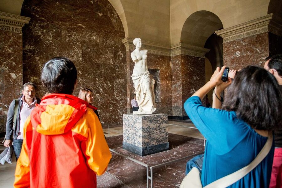 Louvre Museum: Skip-the-Line Guided Tour - The Mona Lisa and the Italian masterpieces