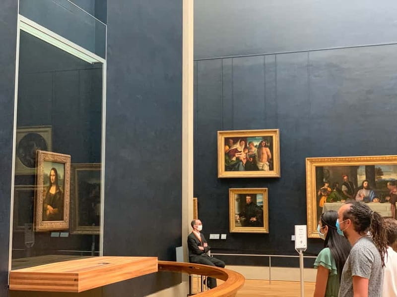 Louvre Museum: Skip-the-Line Small Group Guided Tour - Key points at a glance