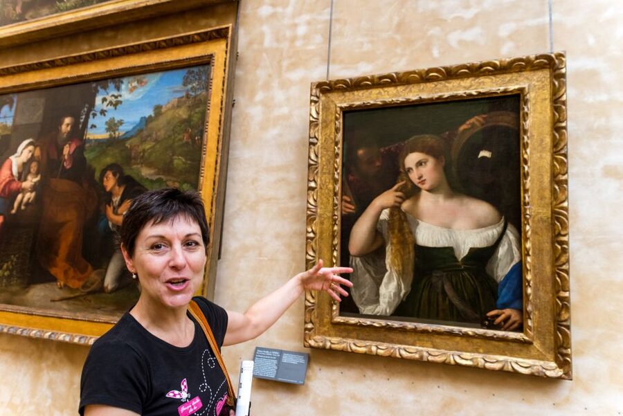 Louvre Museum: Skip-the-Line Small Group Guided Tour - Venus de Milo and the power of a single sculpture