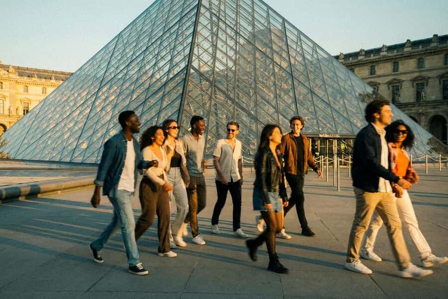Louvre Priority Access Mona Lisa & Museum Icons Guided Tour - The Mona Lisa, without losing the plot