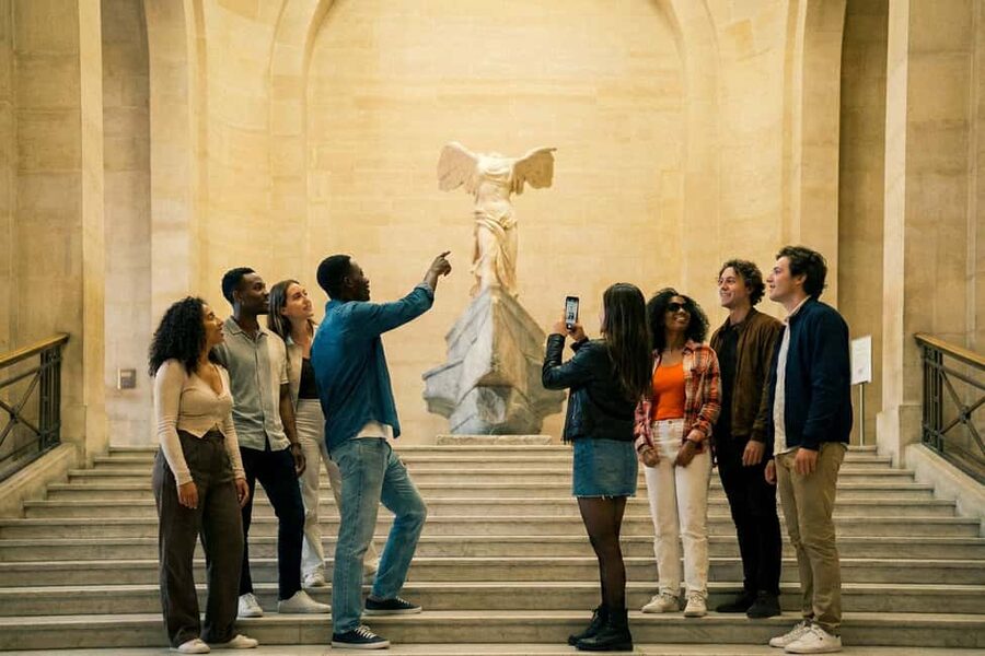 Louvre Priority Access Mona Lisa & Museum Icons Guided Tour - What the two-hour format really delivers