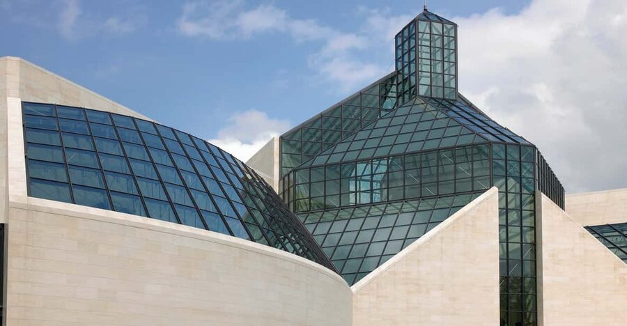 Luxembourg: Mudam Contemporary Art Museum Entry Ticket - Choosing the best time to visit