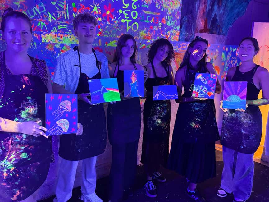 Lyon : Neon painting in an artist's studio - gallery - Booking, cancellation, and timing notes
