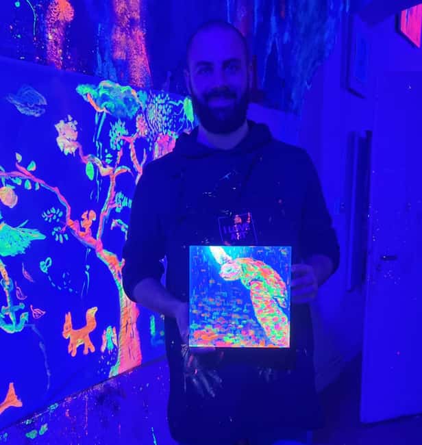 Lyon : Neon painting in an artist's studio - gallery - Should you book Atelier Mory?