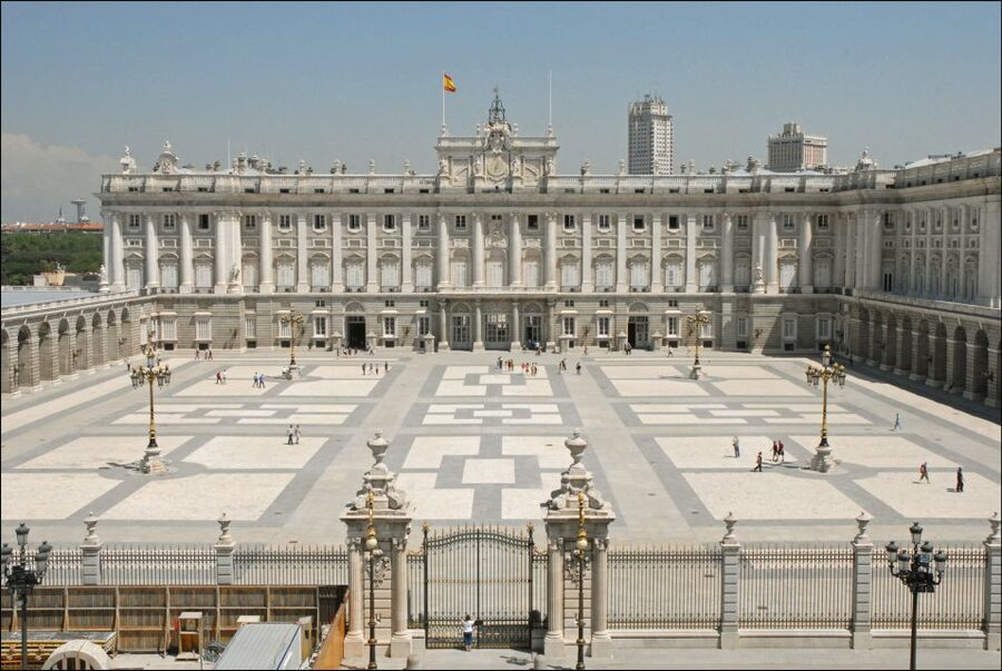 Madrid: Guided Tour of Prado Museum and Royal Palace - Who will get the most from this tour