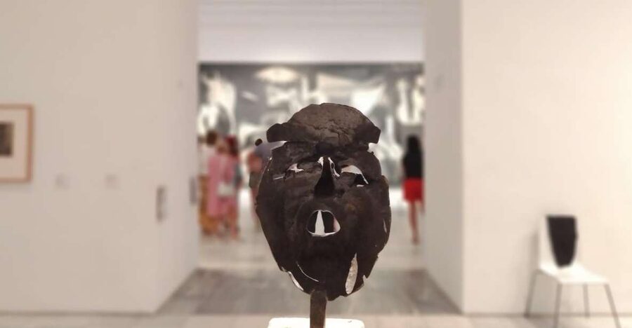 Madrid: Guided Tour of Reina Sofía Museum with Entry Ticket - A 90-minute route through modern Spanish art