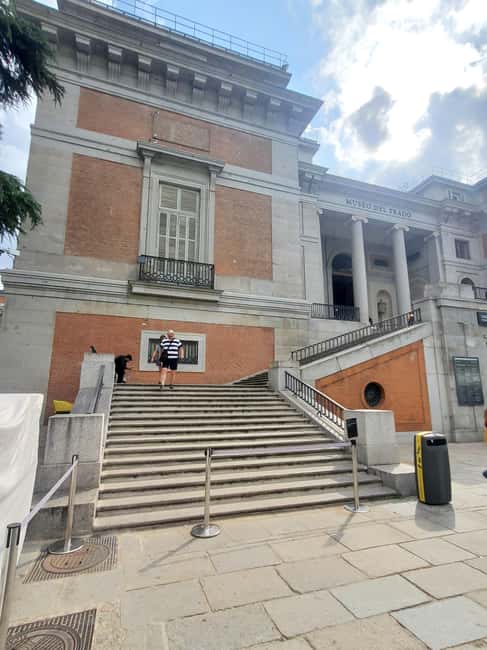 Madrid: guided visit of the Prado Museum with a native Italian-speaking tour guide - The Value of the Seven-Person Group