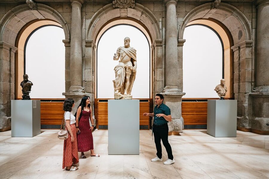 Madrid Highlights + Entrance to Prado Museum - Who will get the most from this tour