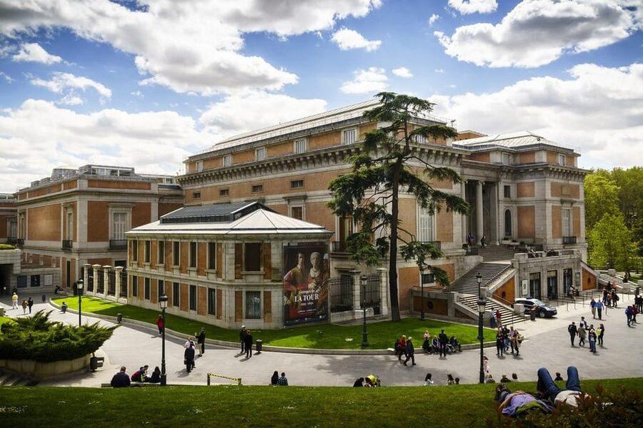 Madrid: Prado Museum Guided Tour with Skip-the-Line Ticket - Meeting near the Prado and entering without the long wait