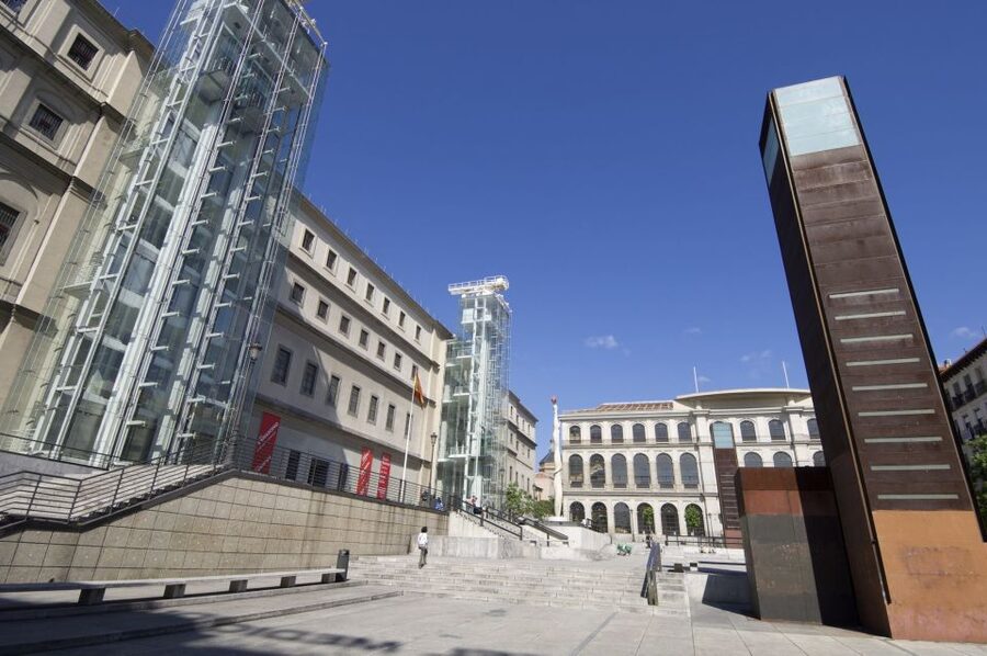 Madrid: Reina Sofía Museum Guided Tour - Guide quality and group size