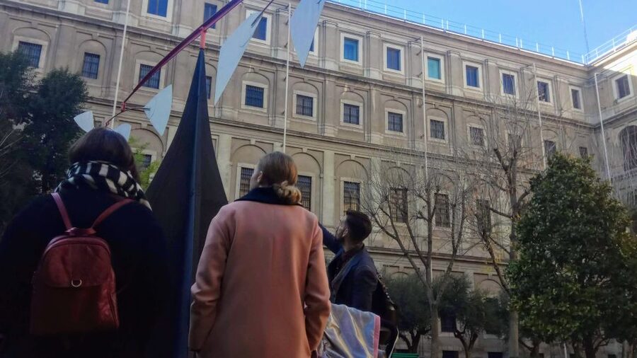 Madrid: Reina Sofia Museum Private Tour with Skip-the-Line - Entering the Reina Sofía without the ticket line