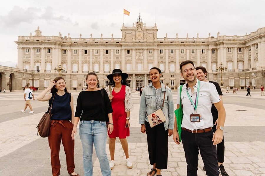 Madrid: Royal Palace, Prado Museum & Historic Center Tour - Why this four-hour route works