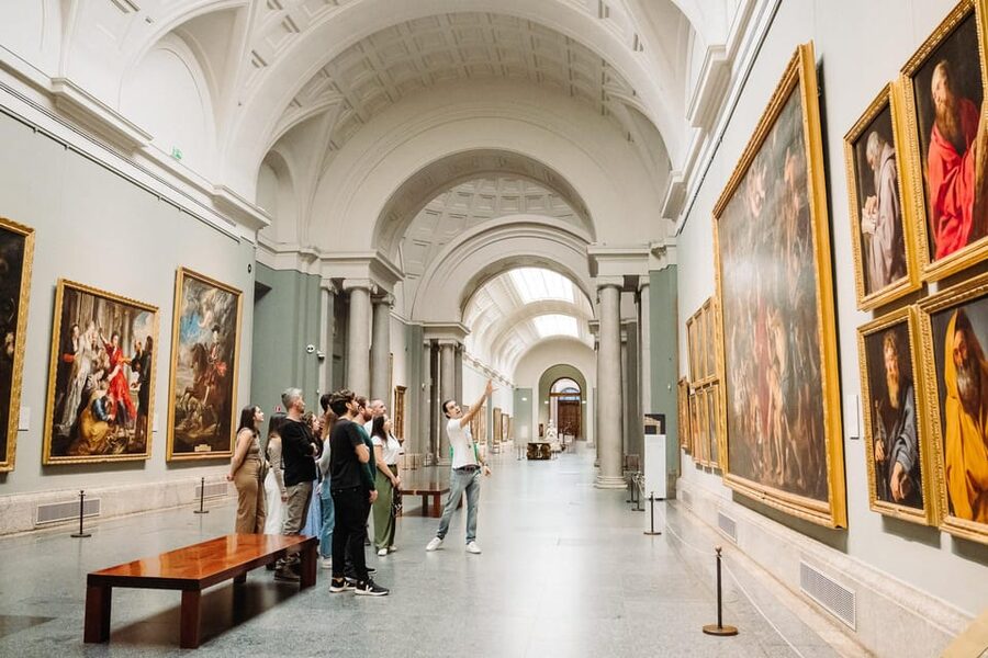 Madrid: VIP Prado Exclusive Pre Opening Museum Tour - Entering the Prado before the doors open