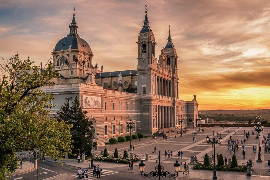 Madrid: VIP Private visit to Royal Palace and Prado Museum - Booking tips for a smoother visit