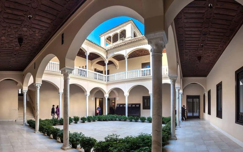 Málaga: Picasso Museum Tour with an Expert Art Guide for Small Groups - How the small group changes the visit