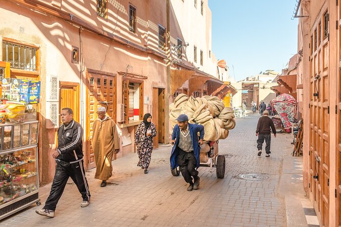 Marrakech: Palace, Museum, Madrasa & Medina Highlights Tour - Why this tour works as a first look at Marrakech