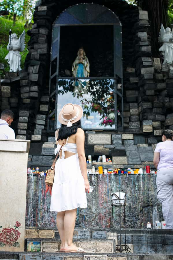 Medellín: Pablo Escobar Tour incl. museum & transportation - What this Medellín tour is really about