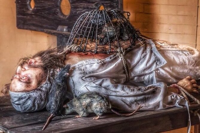 Medieval Torture Museum with Ghost Hunting and Tiny Art Gallery - How the self-guided audio tour works