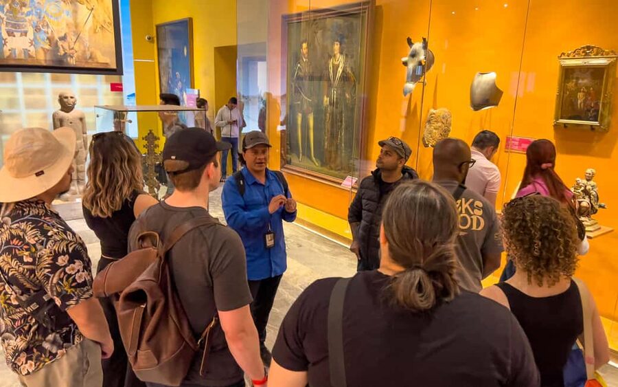 Mexico City: Chapultepec Castle and Anthropology Museum Tour - A short break near Avenida Grutas