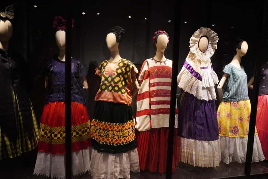 Mexico City: Frida Kahlo Museum Tour - Inside Frida Kahlo’s rooms and garden