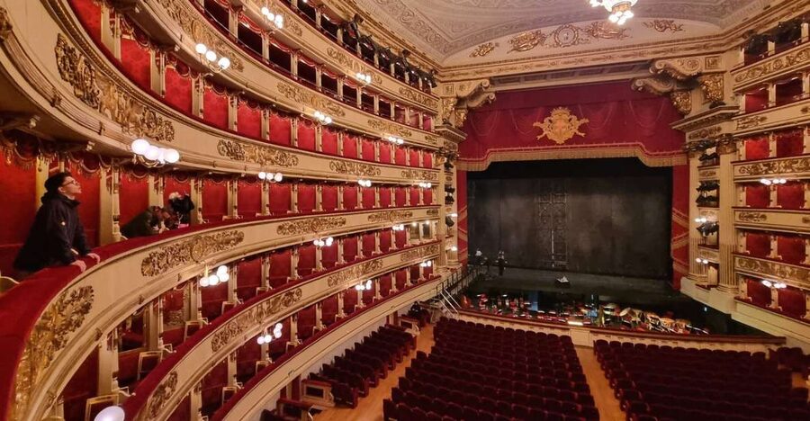 Milan: La Scala Theater and Museum Tour with Entry Tickets - The auditorium view from a theater box
