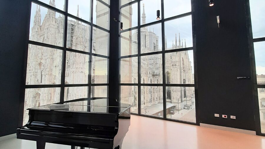Milan: Museum of the 900 Entry Ticket with Audio Guide - Entering the Palazzo dellArengario at Piazza del Duomo 8