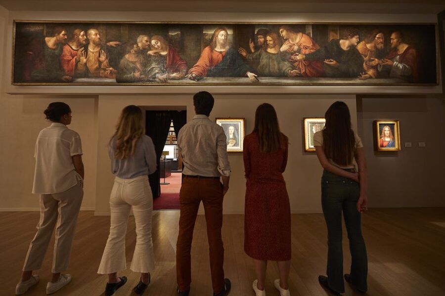 Milan: Pinacoteca Ambrosiana & da Vinci Codex Exhibition - Getting to Piazza Pio XI 2