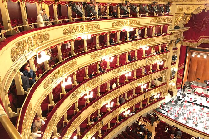 Milan: Skip-the-Line Duomo & La Scala Museum Guided Tour - Clothing, security, and the practical rules