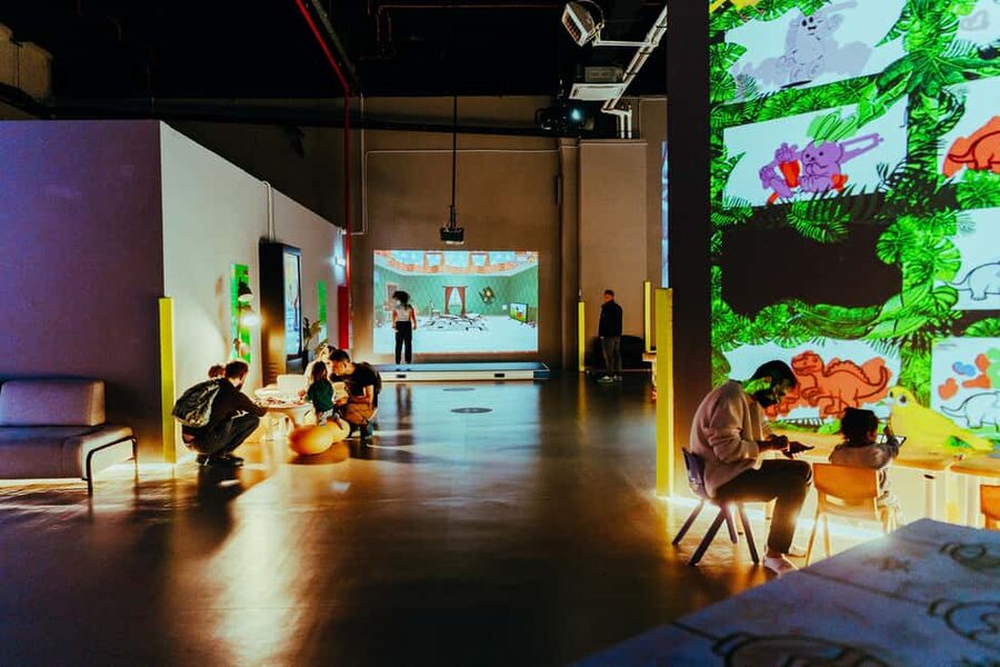 MINA Museum of Immersive New Art, Bucharest - Two projection halls, walls and floors in motion