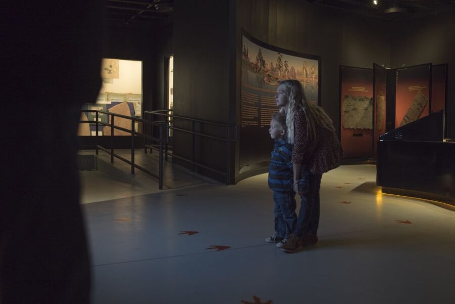 Moab: Moab Giants Dinosaur Park and Museum Entrance Ticket - The 3D theater offers two short film choices