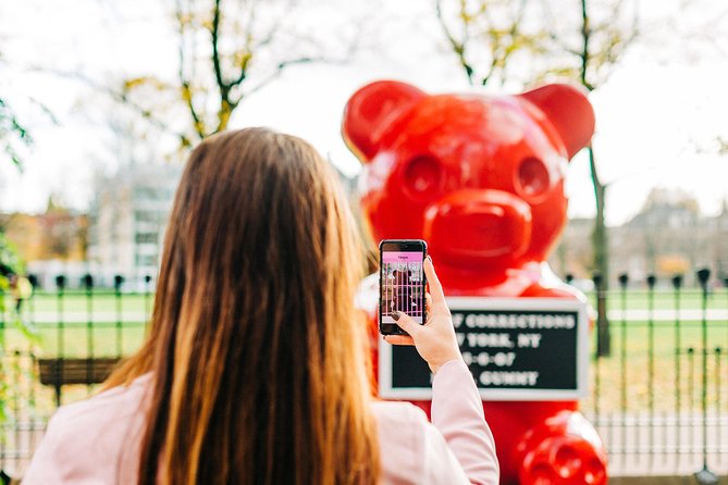 Moco Museum Amsterdam Admission Ticket with Banksy and more - Who will enjoy Moco most