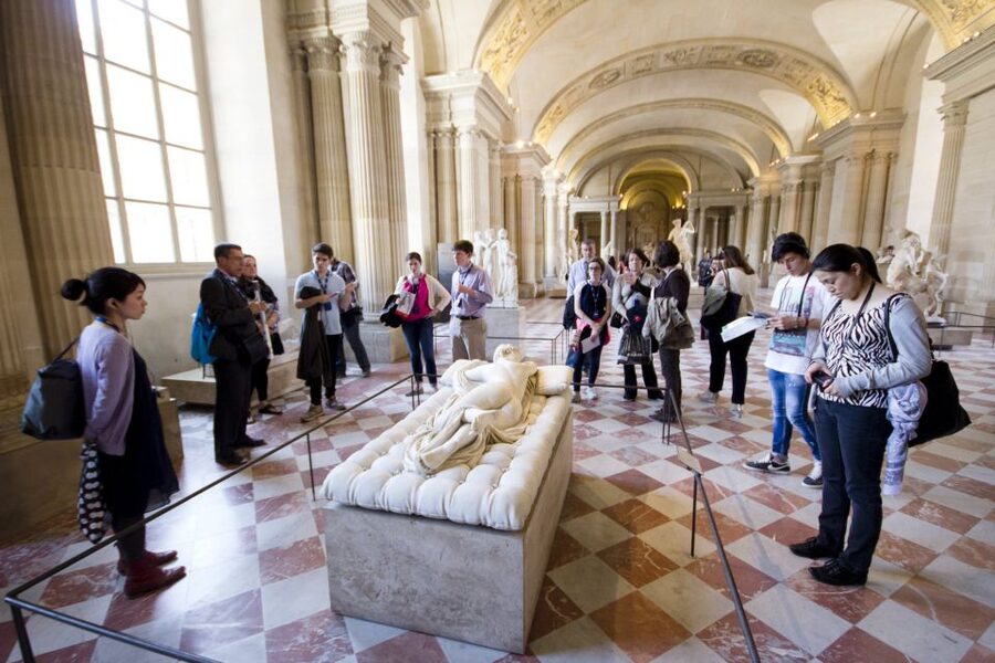 Mona Lisa & Louvre Masterpieces Tour with Reserved Access - Renaissance art and Michelangelo’s Dying Slave
