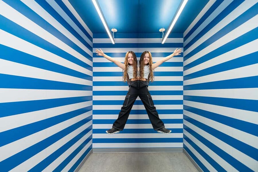 Montreal: Museum of Illusions Entry Ticket - Puzzles and photo rooms give the visit a social side