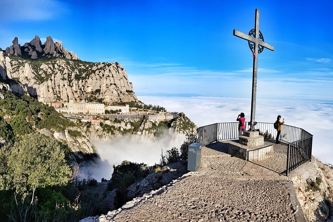 Montserrat Nature Walk, Monastery and Museum from Barcelona - Cheese, honey, and fig bread at the farmers’ market