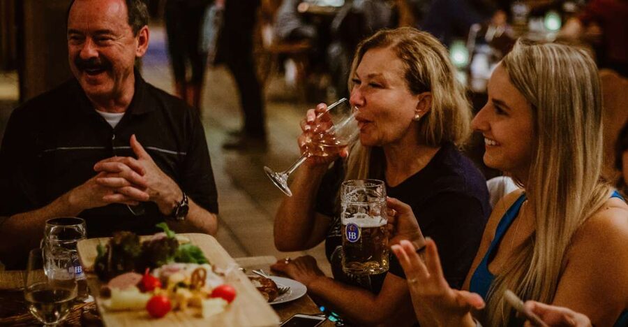 Munich: Beer and Food Tour with Dinner & Oktoberfest Museum - Why this tour works well on a first night in Munich