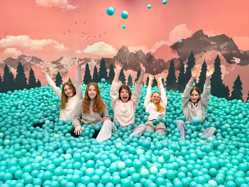 Munich: Magic Bavaria - Museum of Fun, Selfies and Illusions - The King’s Hall and upside-down rooms