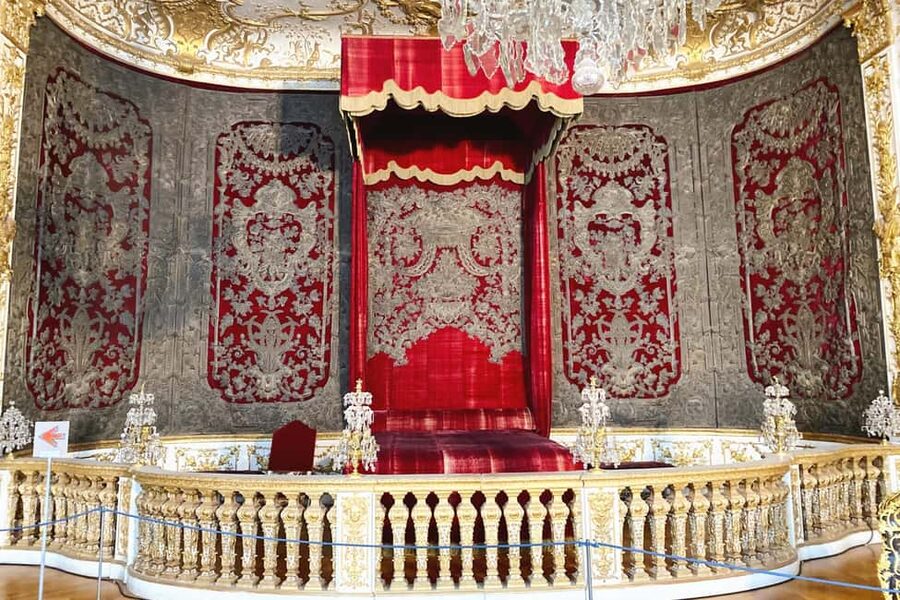 Munich: Residenz Museum Tickets and 2,5-hour Guided Tour - Chapels and the religious side of royal life