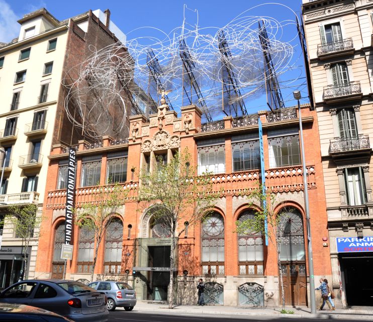 Museu Tàpies Barcelona – Ticket & Art Exhibitions - The current Tàpies exhibition and his early ideas