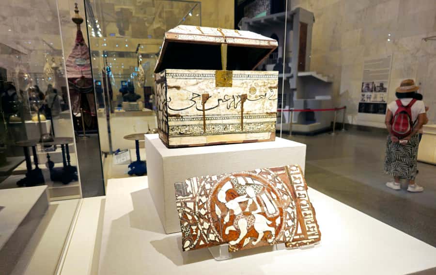 Museum of Egyptian Civilization, Citadel & Old Cairo Tour - Entering the lanes of Khan El Khalili