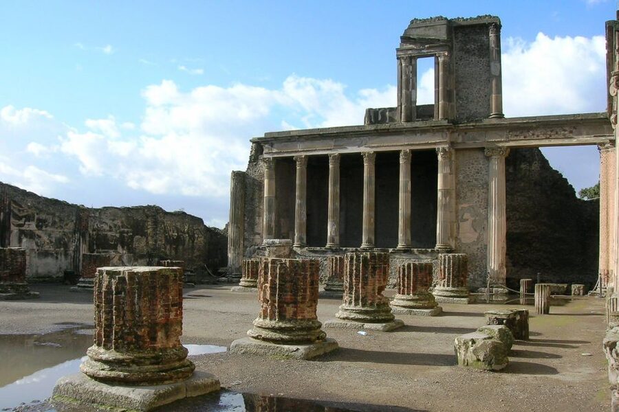 Naples: 3-Days Pass w/ Pompeii, Museums & Transport Included - Royal Palace of Caserta makes a worthwhile day trip