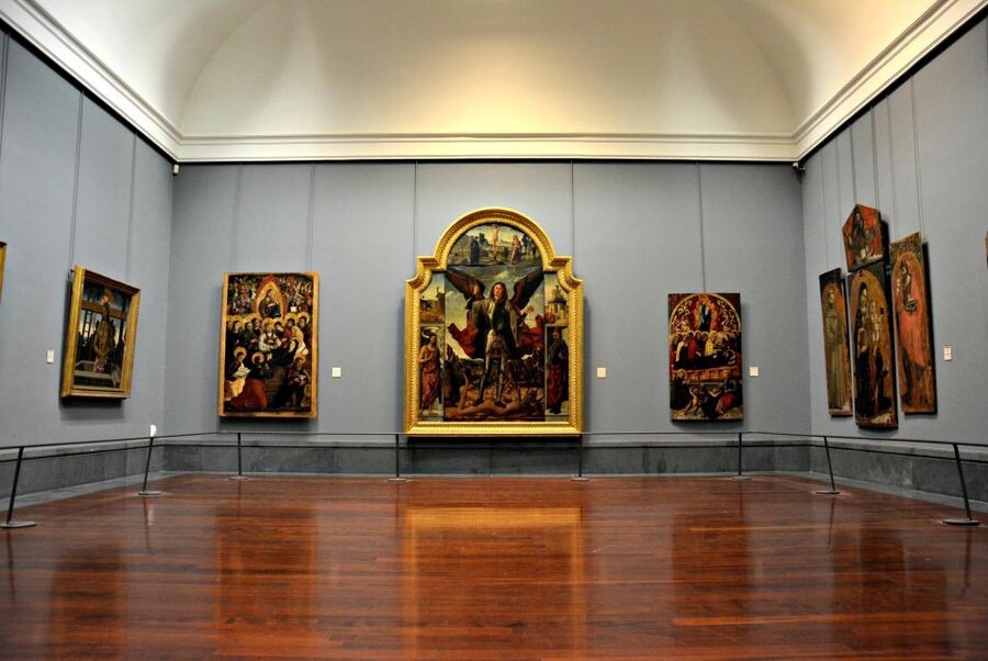 Naples: Capodimonte Museum small group tour - Meeting at Porta Grande