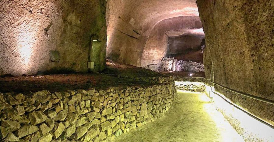 Naples: LAPIS Museum Guided Visit in Italian - The Museo dell’Acqua di Napoli and its working water spaces