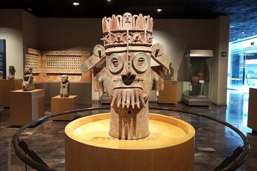 National Museum of Anthropology: a journey into Mexico's past - English lang. - Teotihuacan: reading a culture through objects