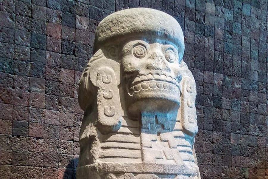 National Museum of Anthropology: a journey into Mexico's past - English lang. - The Mexica Room and familiar symbols