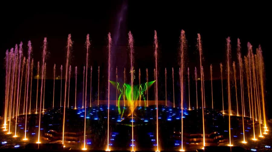 New Delhi: Akshardham Exhibition, Light & Water Show Tour - What the guides add to the experience