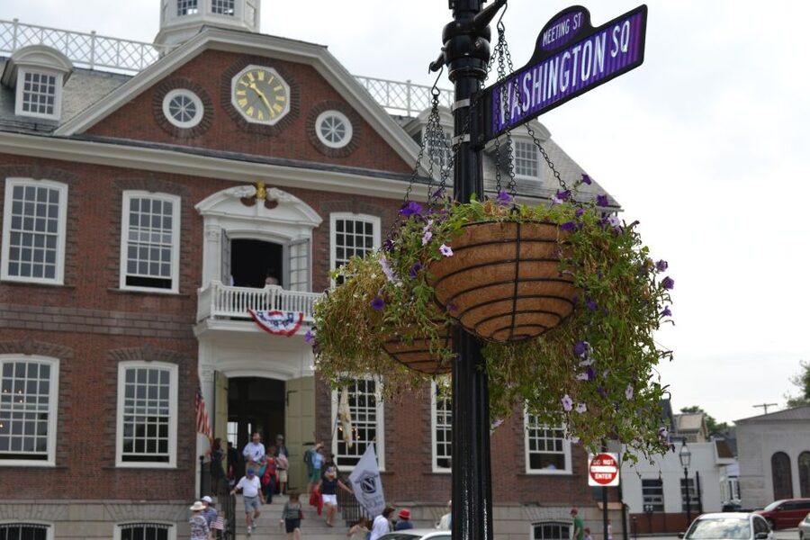 Newport: Colonial History Walking Tour - Starting at the 1739 Old Colony House