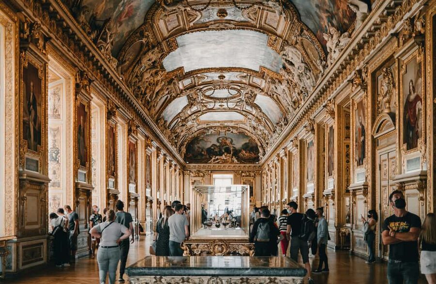 Night at the Louvre Museum: 6-people Max Guided Exploration - Who will enjoy this Louvre experience
